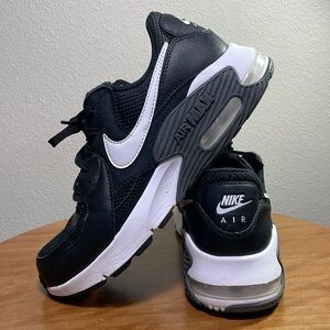 Nike Black and White Athletic Shoes